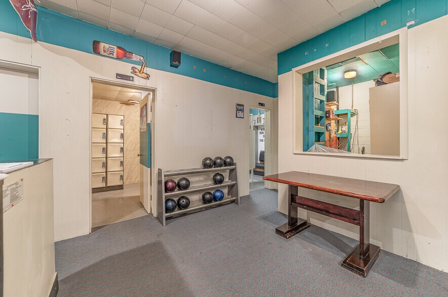 More Photos Of 1104 N Saginaw St, Saint Charles Bowling Alley For Sale