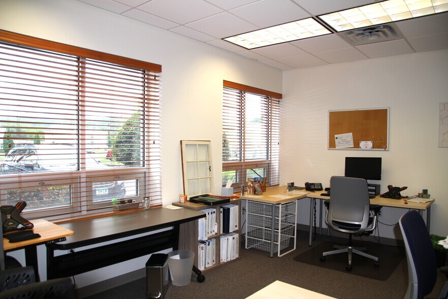 More Photos Of 15 Research Dr, Woodbridge Office For Lease
