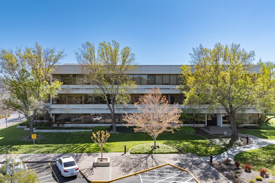 More Photos Of 200 Smith Ranch Rd, San Rafael Medical For Lease