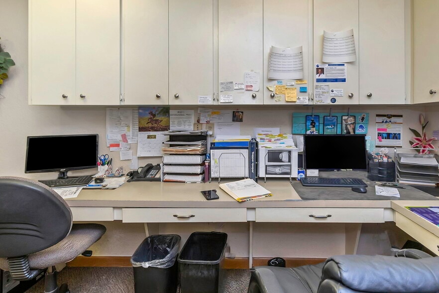 More Photos Of 701 N Hercules Ave, Clearwater Medical For Lease
