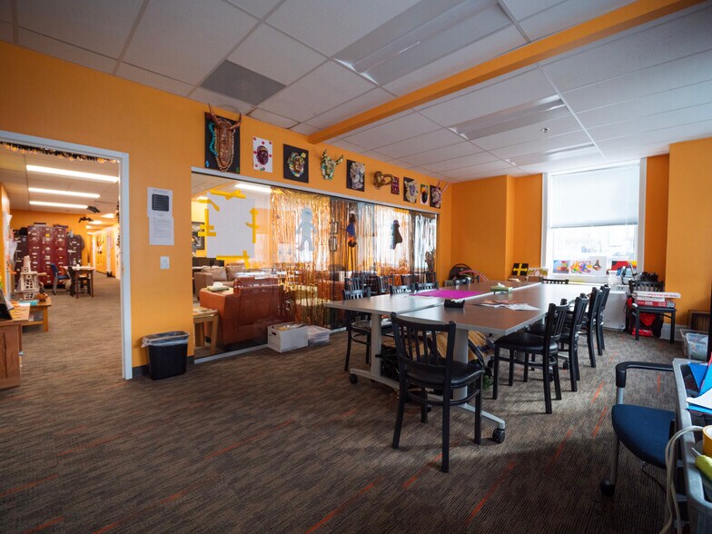 More Photos Of 100 S Broad St, Philadelphia Office For Lease