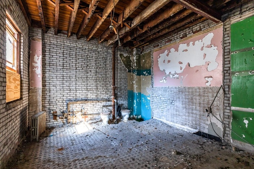 More Photos Of 1539 Covert St, Ridgewood Warehouse For Lease