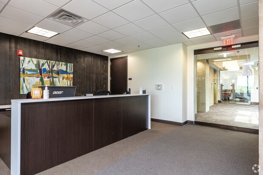 More Photos Of 800 E 101st Ter, Kansas City Coworking Space