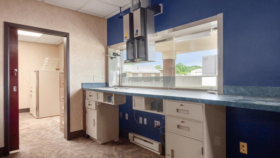 More Photos Of 220 E State St, Newcomerstown Bank For Sale