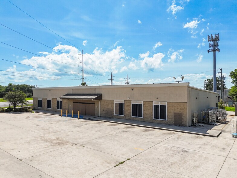 Primary Photo Of 7505 Airline Dr, Metairie Freestanding For Sale