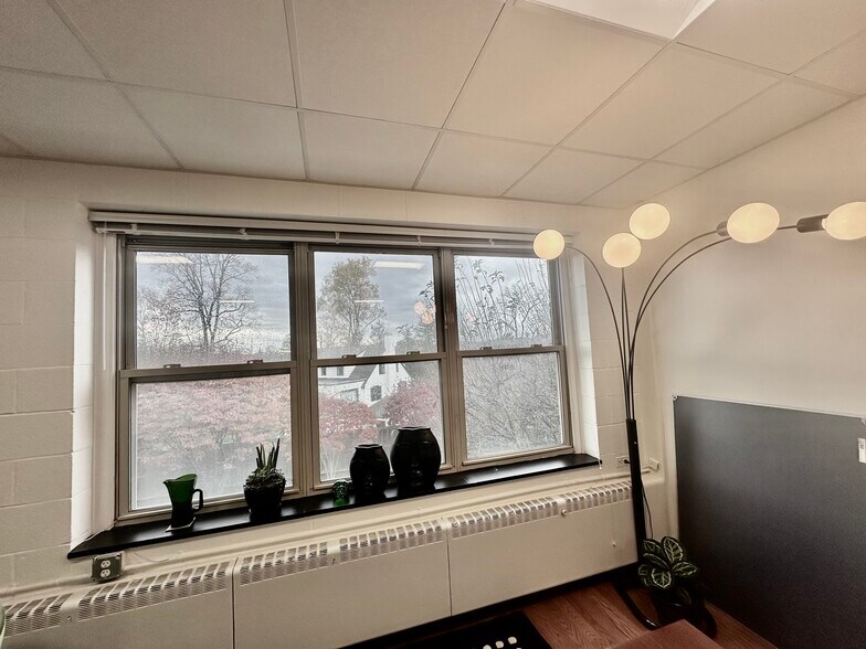 More Photos Of 139 E Putnam Ave, Greenwich Office For Lease