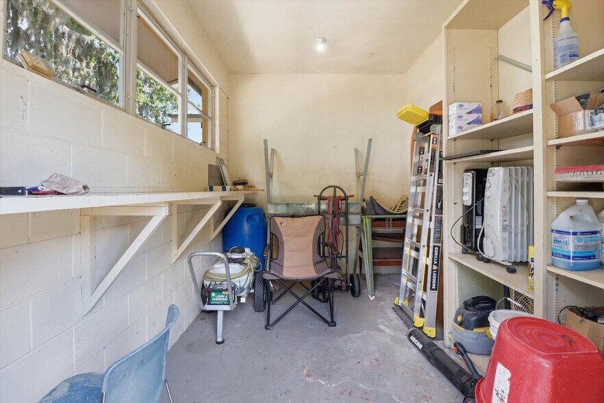 More Photos Of 18150 SE 72 Ave, Inglis Office For Sale