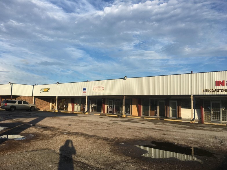 More Photos Of 1100 Main St, East Bernard Storefront For Lease