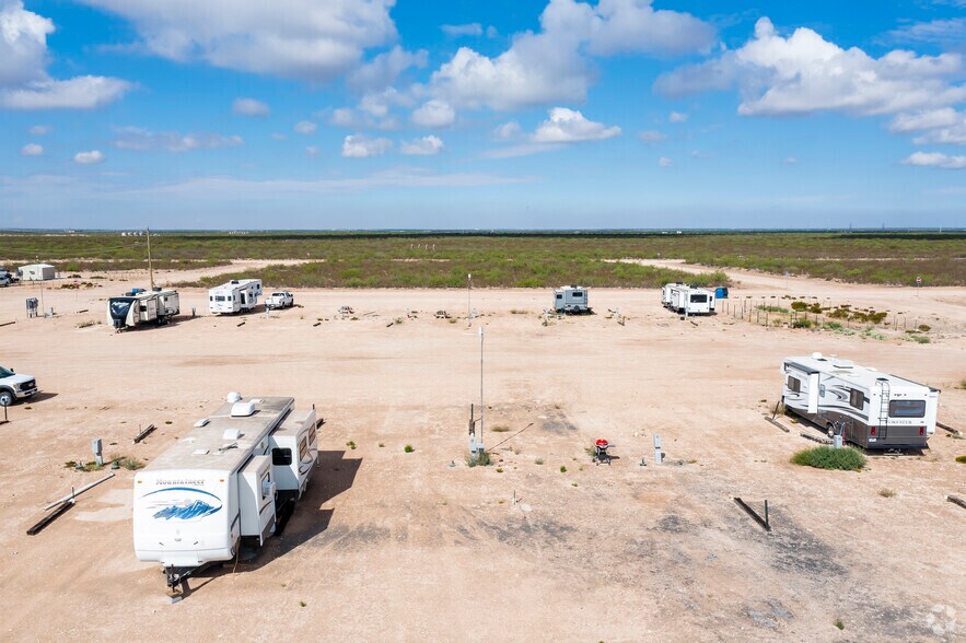 More Photos Of 801 Woodard St, Pyote Trailer Camper Park For Sale