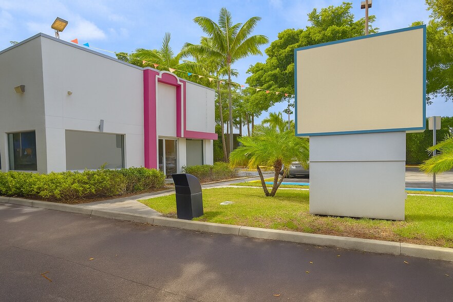 Primary Photo Of 750 W Sample Rd, Pompano Beach Fast Food For Lease