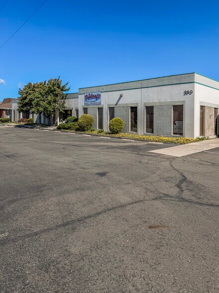 More Photos Of 260 Link Rd, Fairfield Warehouse For Lease