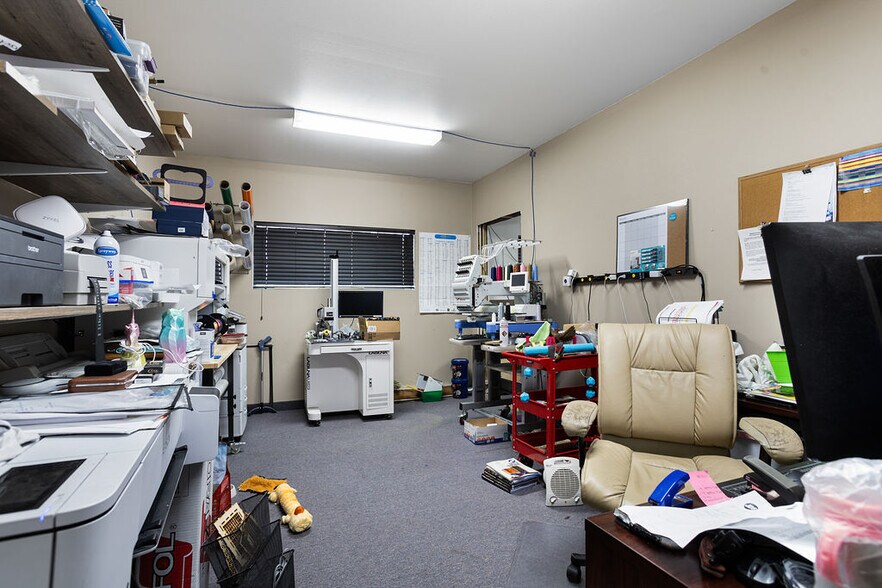 More Photos Of 2001 8th Ave SE, Minot General Retail For Sale