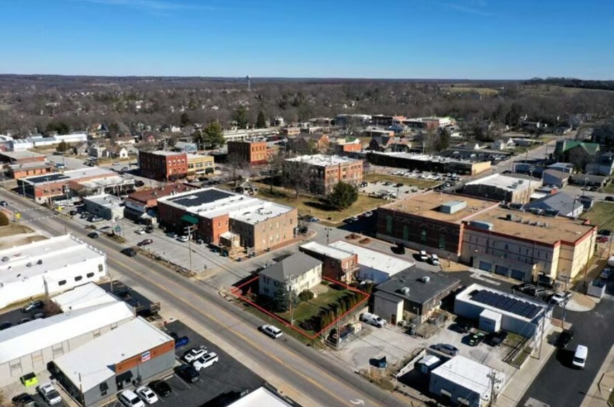 More Photos Of 206 W Elm St, Ozark Office For Sale