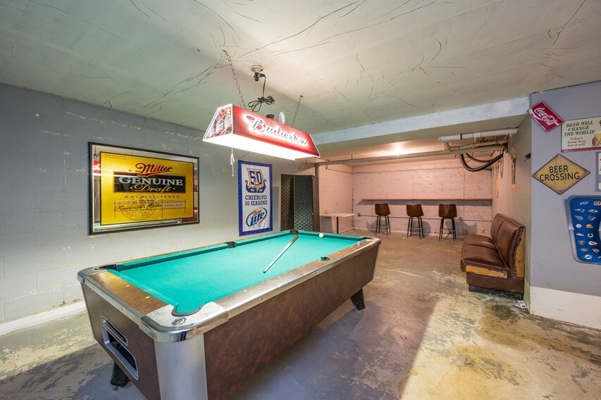 More Photos Of 236 E Maine St, Amboy Specialty For Sale