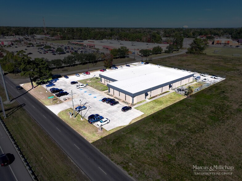 More Photos Of 3870 Eastex Fwy, Beaumont Office For Sale
