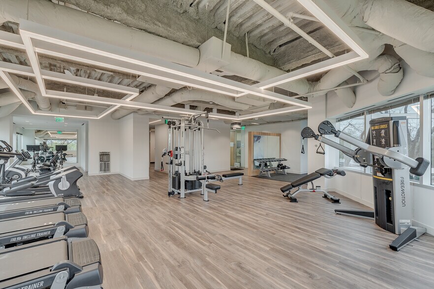 More Photos Of 7557 Rambler Rd, Dallas Office For Lease