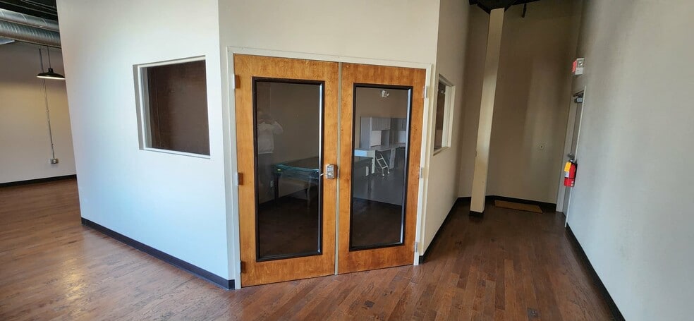 More Photos Of 25 S Huron St, Toledo Office For Lease