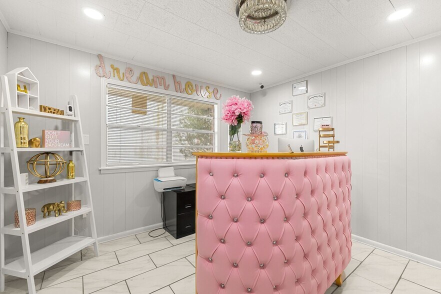 More Photos Of 120 S 10th Ave, Hattiesburg General Retail For Sale