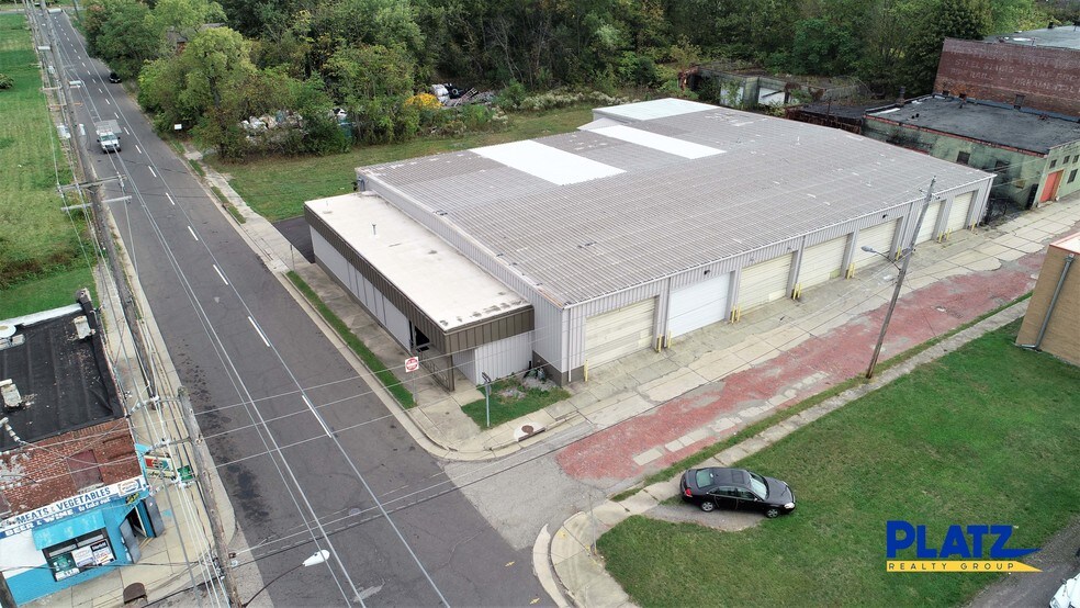 More Photos Of 107 N Hine St, Youngstown Industrial For Sale