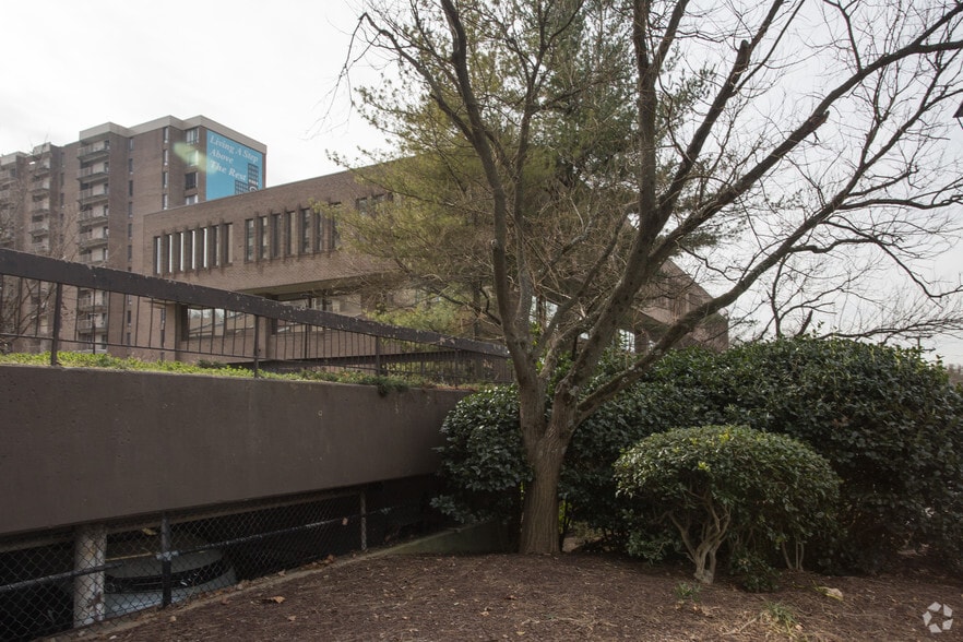 More Photos Of 9401 Lee Hwy, Fairfax Office For Lease