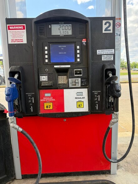 More Photos Of 339 US-82, Greenwood Service Station For Sale