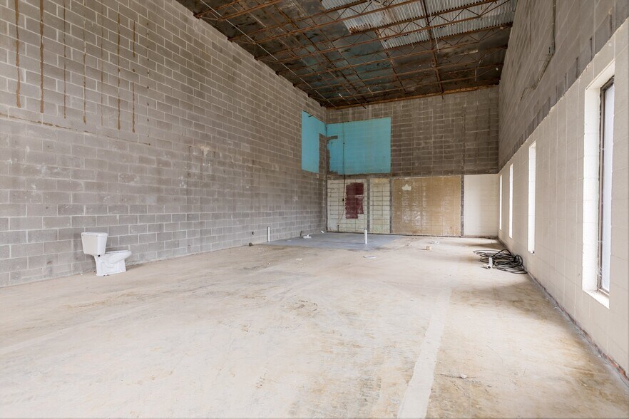 More Photos Of 519 Benham St, Bonne Terre Light Manufacturing For Sale