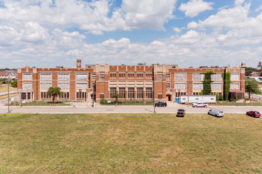 More Photos Of 950 Selden St, Detroit Schools For Lease