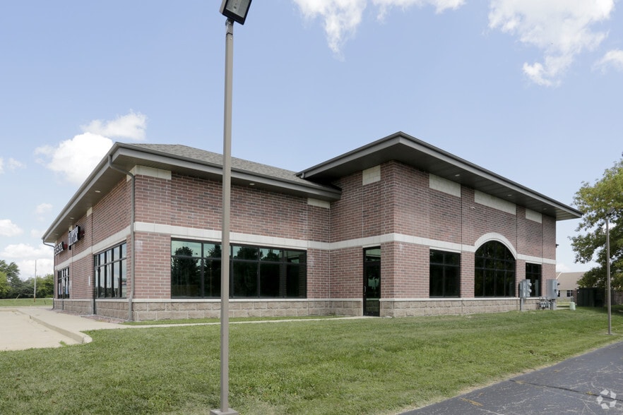 More Photos Of 6525 Green Bay Rd, Kenosha Freestanding For Lease