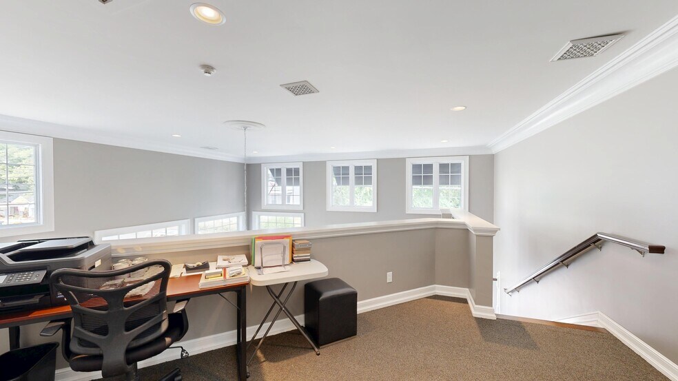 More Photos Of 487 Humphrey St, Swampscott Office For Sale
