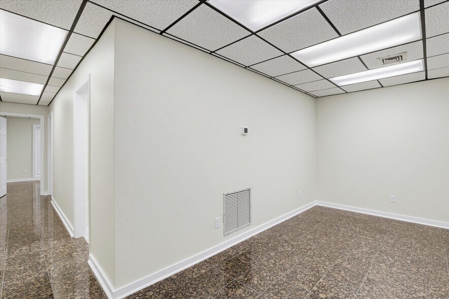 More Photos Of 1801 N Meridian Rd, Tallahassee Office For Lease