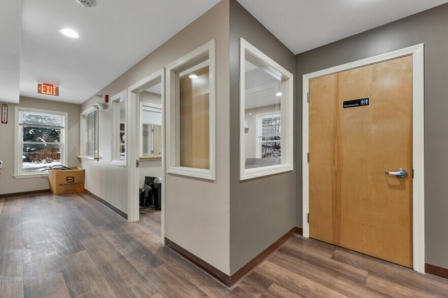 More Photos Of 1 Mound Ct, Merrimack Medical For Sale