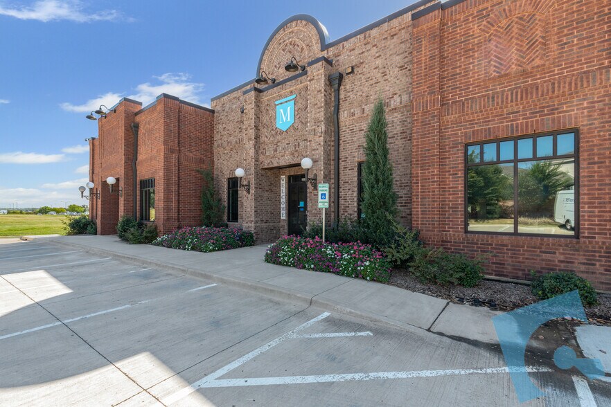 More Photos Of 8913 Mid Cities Blvd, North Richland Hills Unknown For Lease