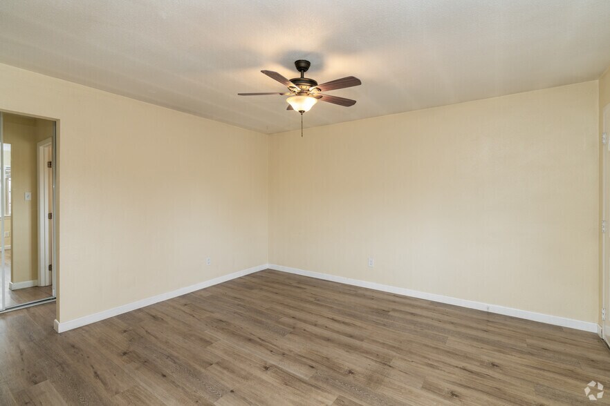 More Photos Of 1232 Division St, Oceanside Apartments For Sale