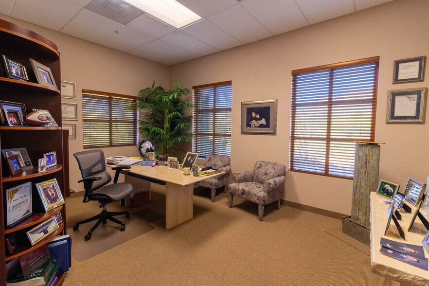 More Photos Of 1795 E Skyline Dr, Tucson Office For Lease