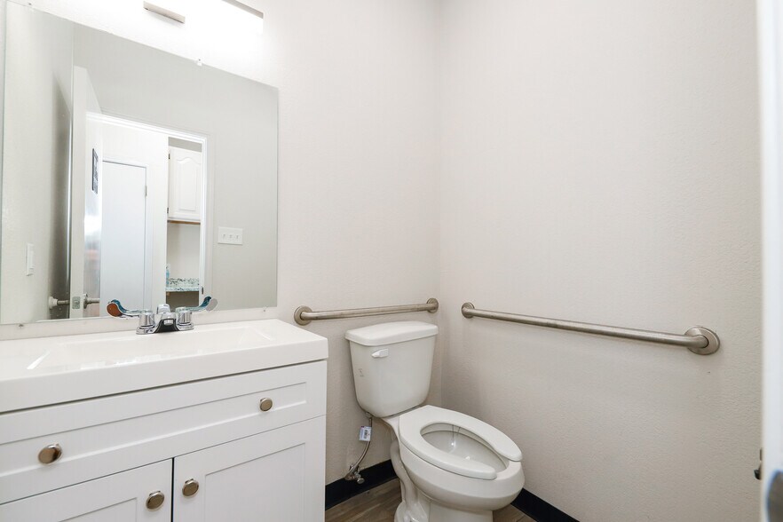 More Photos Of 14415 Import Rd, Laredo Warehouse For Sale