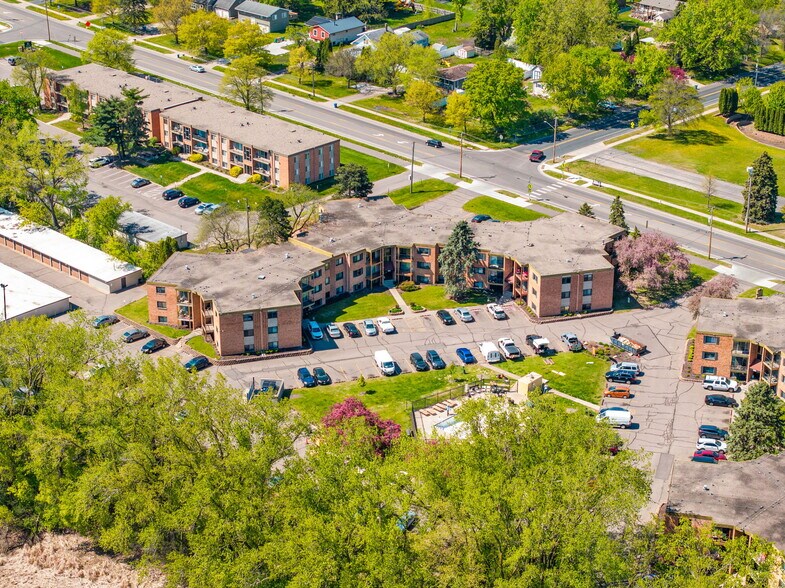 More Photos Of 371 Old Highway 8 SW, New Brighton Apartments For Sale