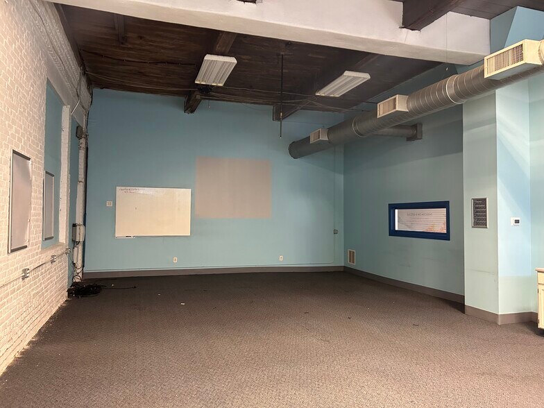 More Photos Of 2221 E Clearfield St, Philadelphia Warehouse For Lease