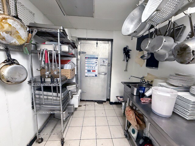 More Photos Of 1061 Reading Rd, Mason Restaurant For Sale