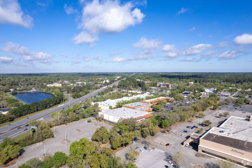 More Photos Of 6711 W Newberry Rd, Gainesville Department Store For Sale