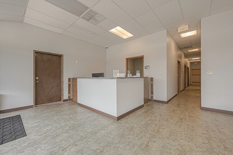 More Photos Of 1408 S Front St, Bellville Storefront For Lease