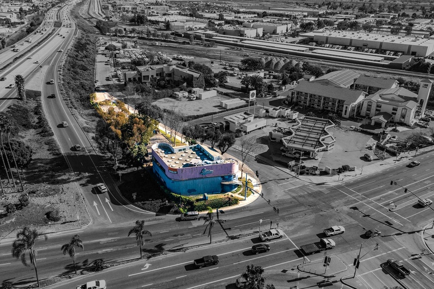 More Photos Of 5801 Valentine Rd, Ventura Freestanding For Lease