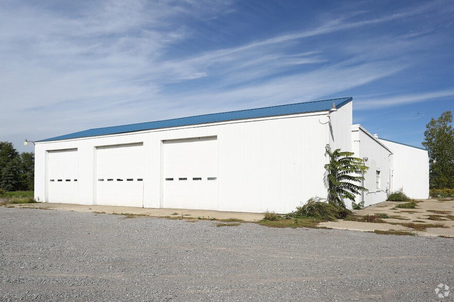 More Photos Of 11358 Main St, Clarence Warehouse For Lease