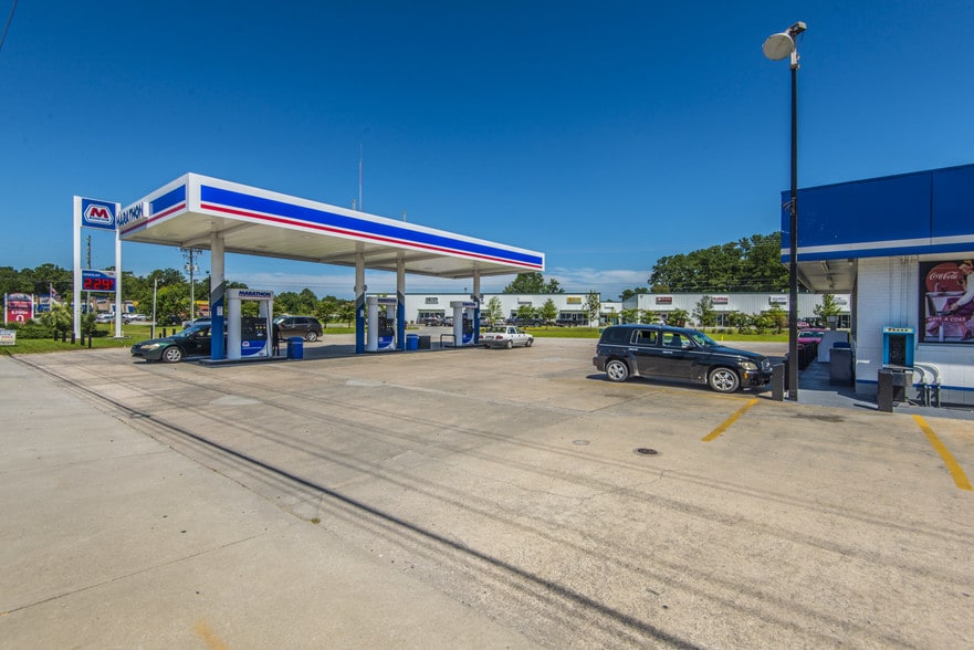 More Photos Of 1950 N Main St, Summerville Convenience Store For Sale
