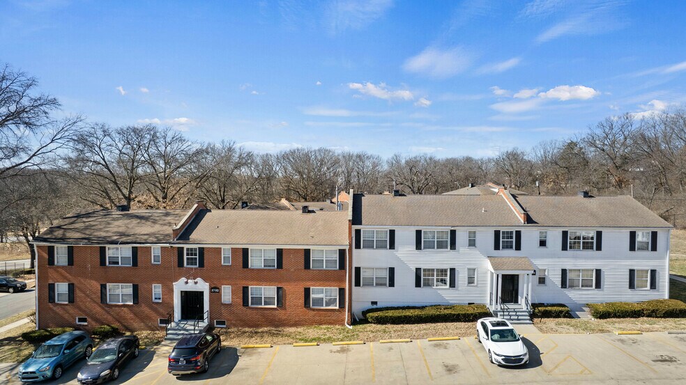 More Photos Of 3712 E 47th Ter, Kansas City Apartments For Sale