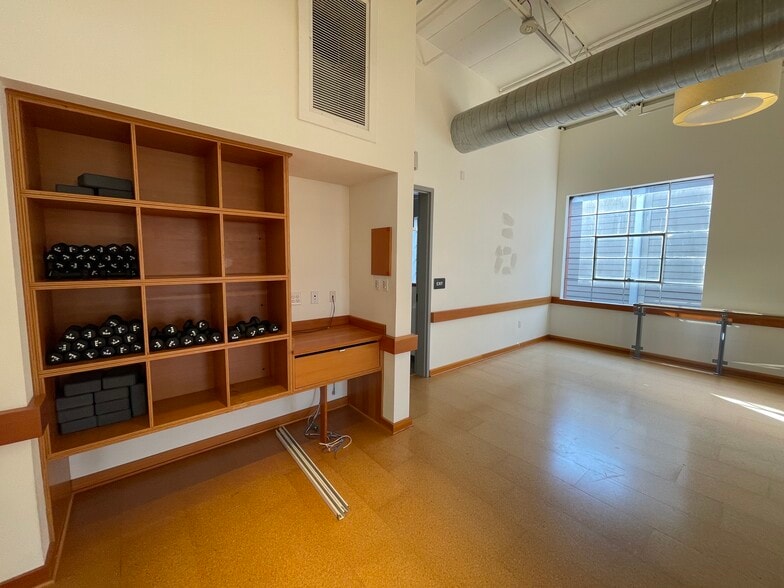 More Photos Of 484 King St, Charleston General Retail For Lease
