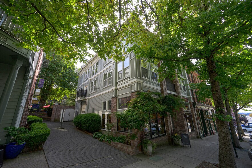 More Photos Of 1006 Harris Ave, Bellingham Storefront Retail Residential For Sale