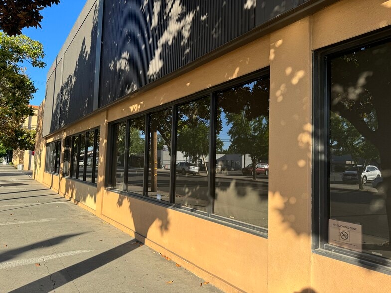 More Photos Of 1028-1032 11th St, Modesto Office For Lease
