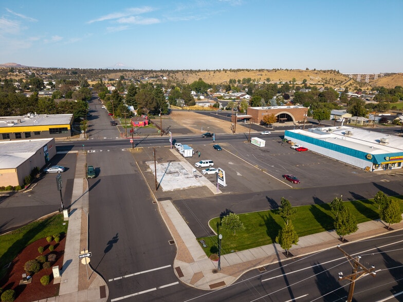 More Photos Of 36 SW I St, Madras Land For Lease