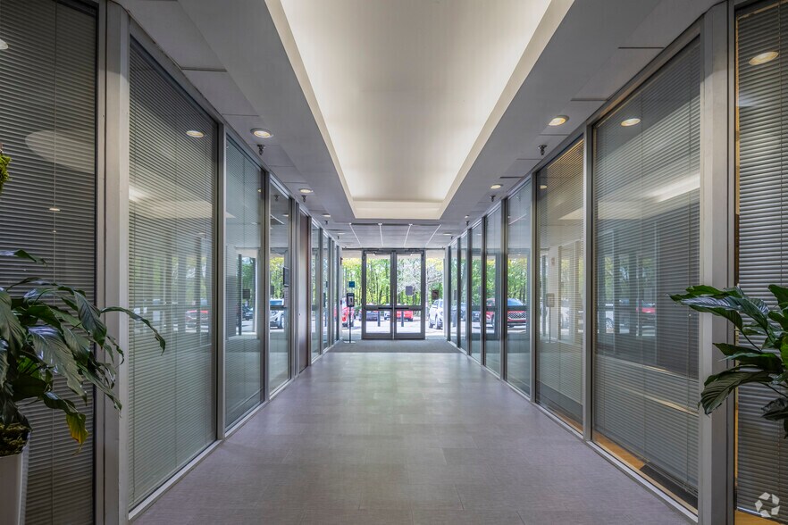 More Photos Of 140 Stoneridge Dr, Columbia Office For Lease