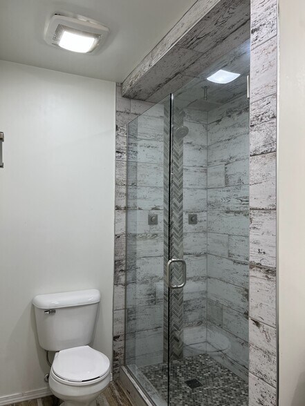 More Photos Of 1747 Oakdale Ave, Green Bay Apartments For Sale